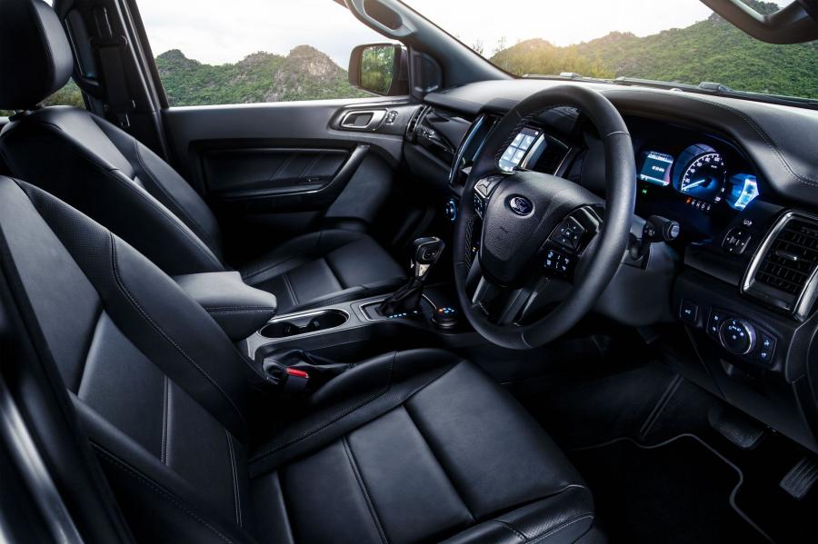 Интерьер Ford Everest Titanium 2018 года  (AU) (фото 20 из 23)